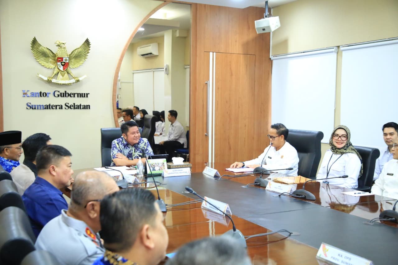 Gubernur Herman Deru Terima Sertifikat HPL Mozaik 5 dan 6, Dorong Percepatan Tata Ruang dan Digitalisasi Pertanahan