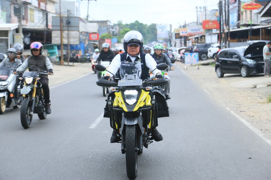 Gubernur Herman Deru Motoran ke Banyuasin, Tanam Padi, Safari Jumat, hingga Tinjau Kampung Wisata Al-Munawar