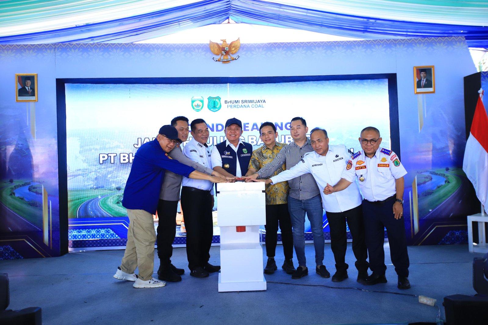 Gubernur Herman Deru Groundbreaking Jalan Hauling 10,46 Km di Muba, Dorong Ekonomi dan Keselamatan