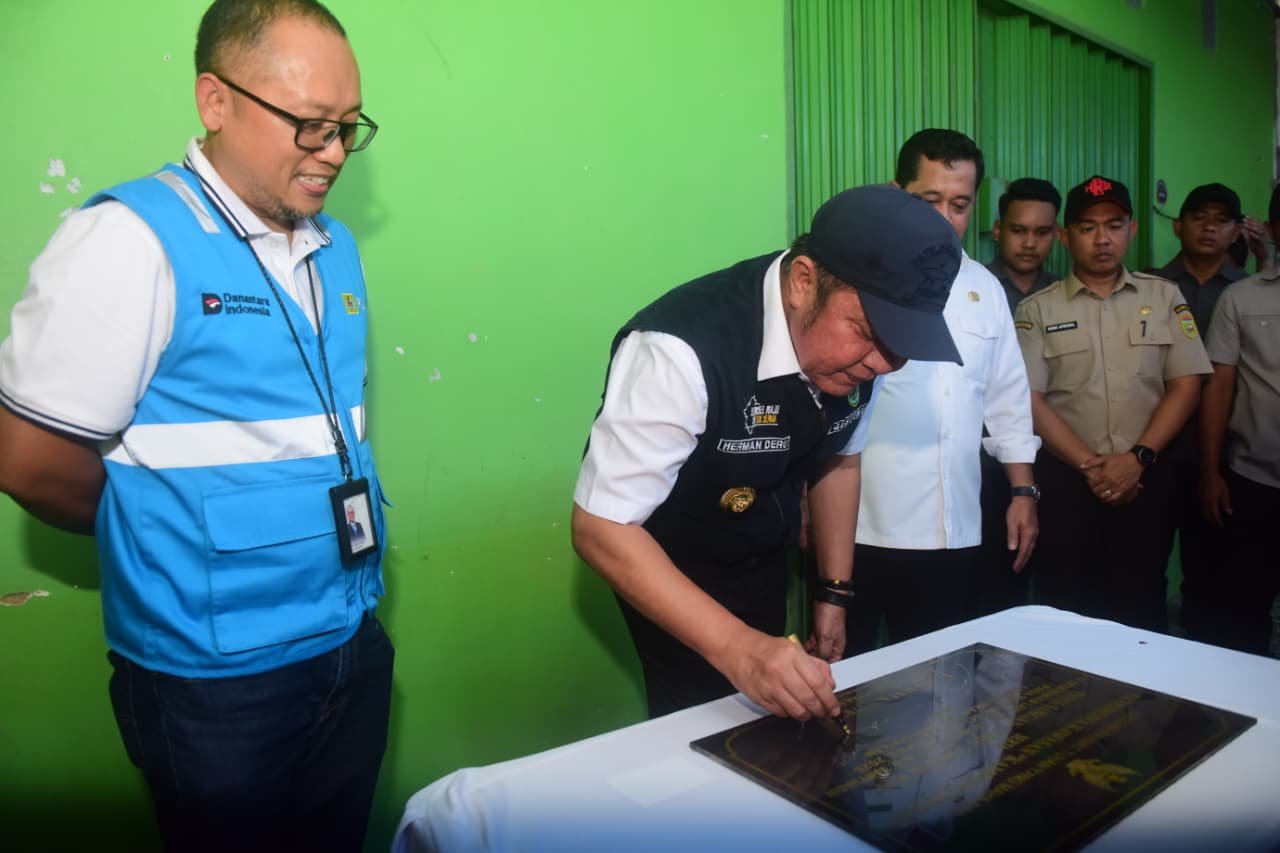 Gubernur  Herman Deru Percepat Pemerataan Listrik, Grid Extension Kenten Laut Tingkatkan Tegangan Warga