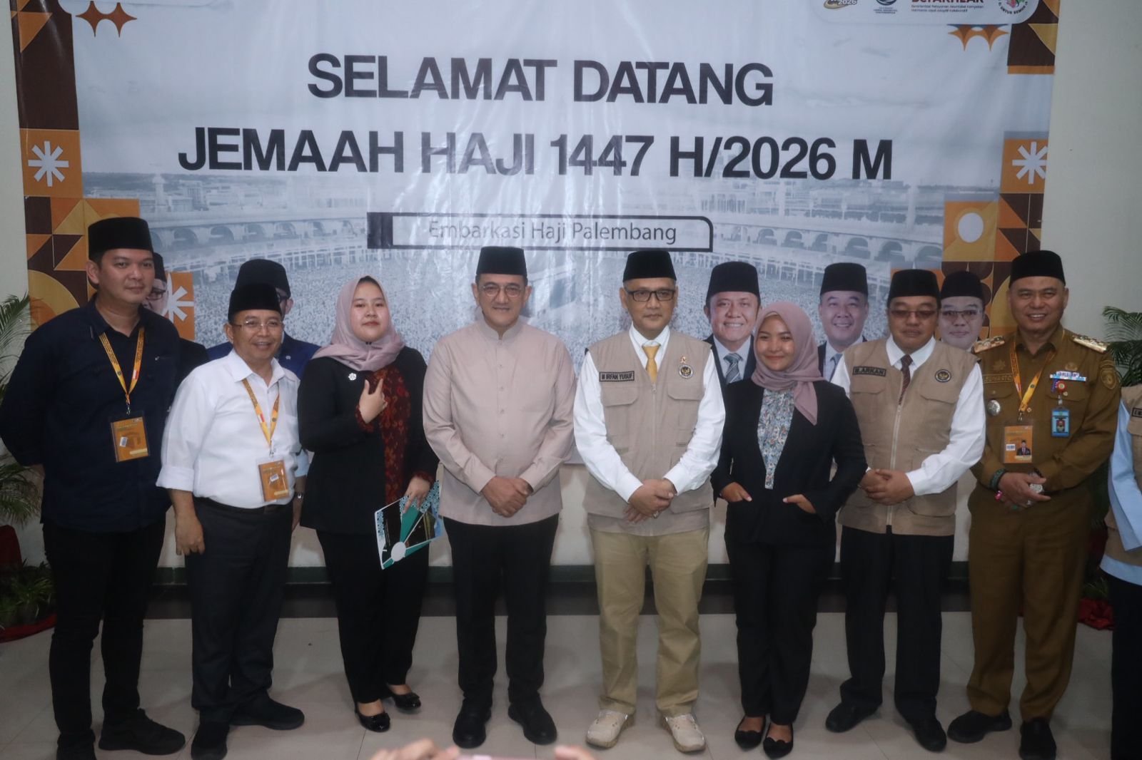 Sekda Edward Candra Pastikan Pelayanan Maksimal, Dampingi Menteri Haji Tinjau Jamaah Kloter PLM 10