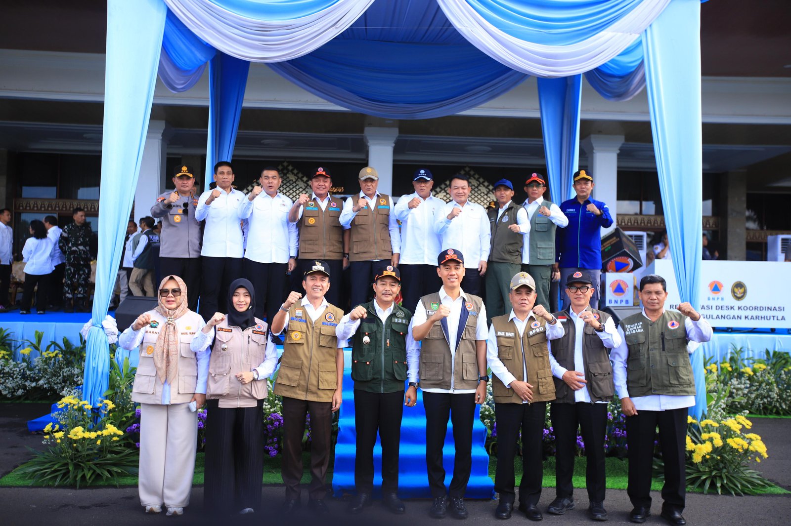 Gubernur Herman Deru Dampingi Menko Polkam Pimpin Apel Kesiapsiagaan Karhutla 2026 di Sumsel